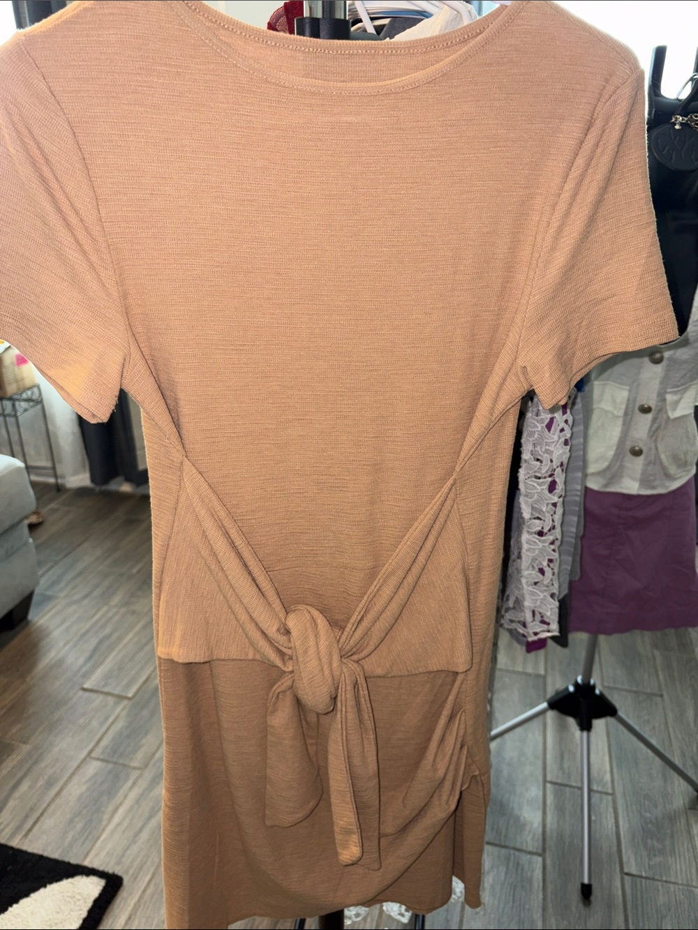 Knot-Front Short Sleeve Dress in Camel Small